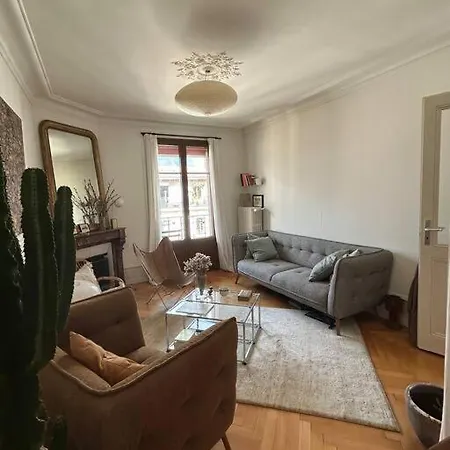 Lovely Large Flat With Balcony Apartamento *
